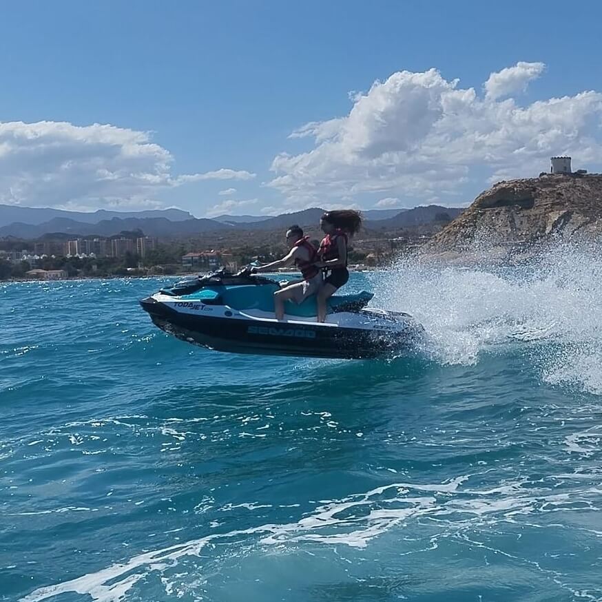 navegando en moto de agua benidorm